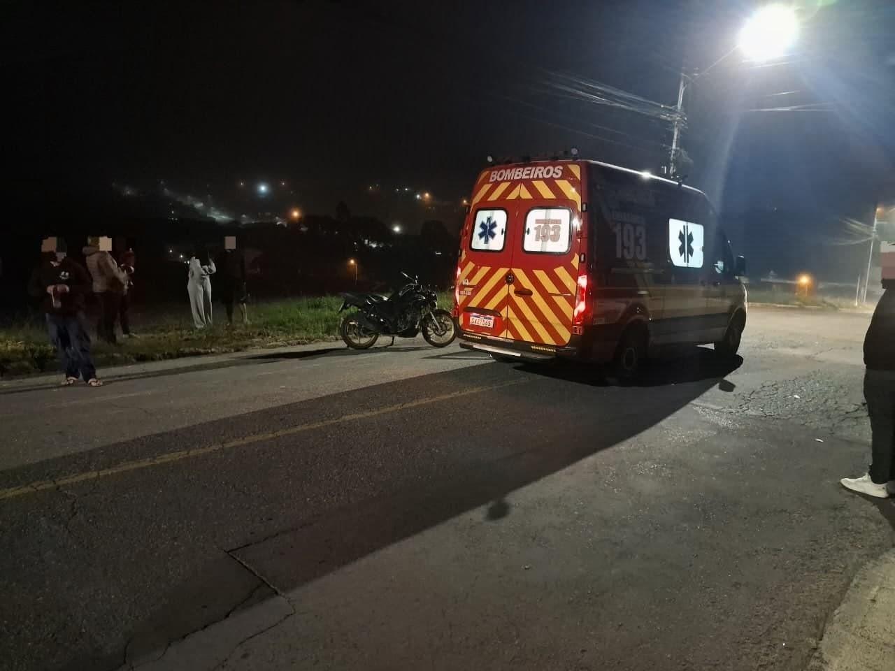 Adolescente de 12 anos fica ferido após colisão entre motocicleta e bicicleta em São Bento do Sul