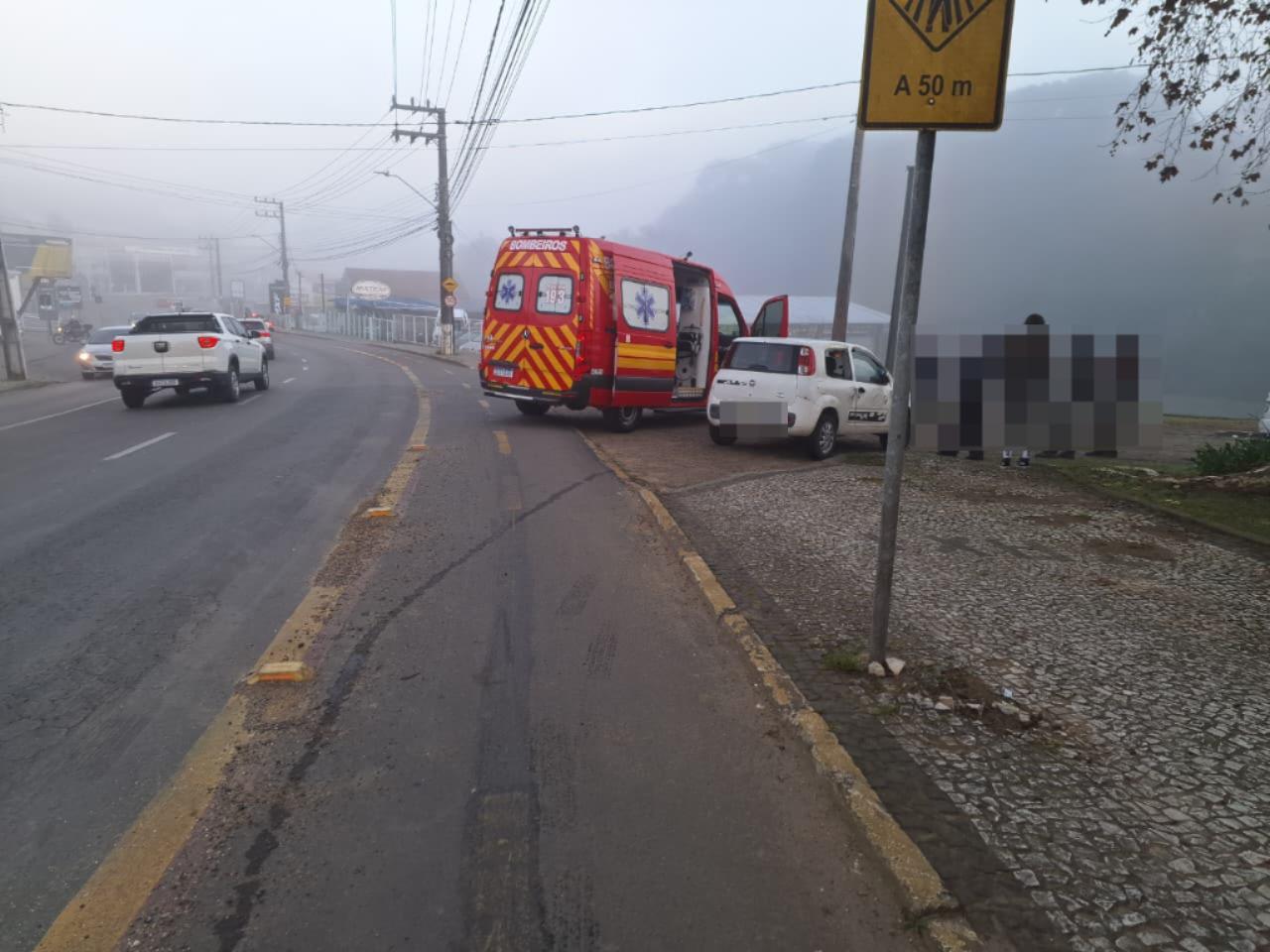 Capotamento após colisão mobiliza Bombeiros em São Bento do Sul