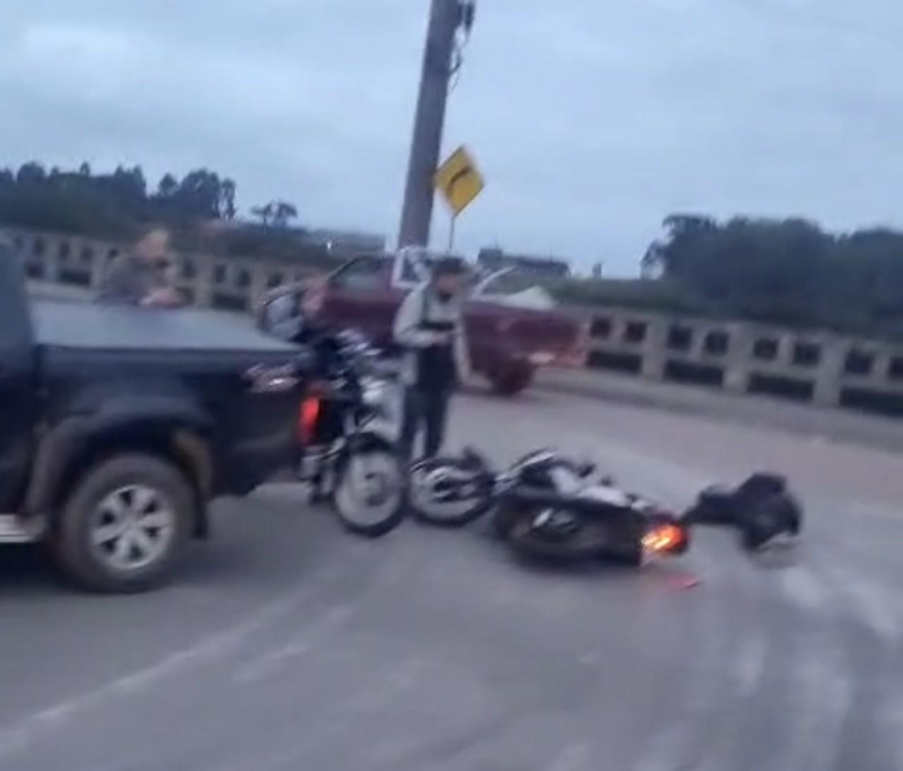 Dois acidentes envolvendo motociclistas em menos de 30 minutos em São Bento do Sul