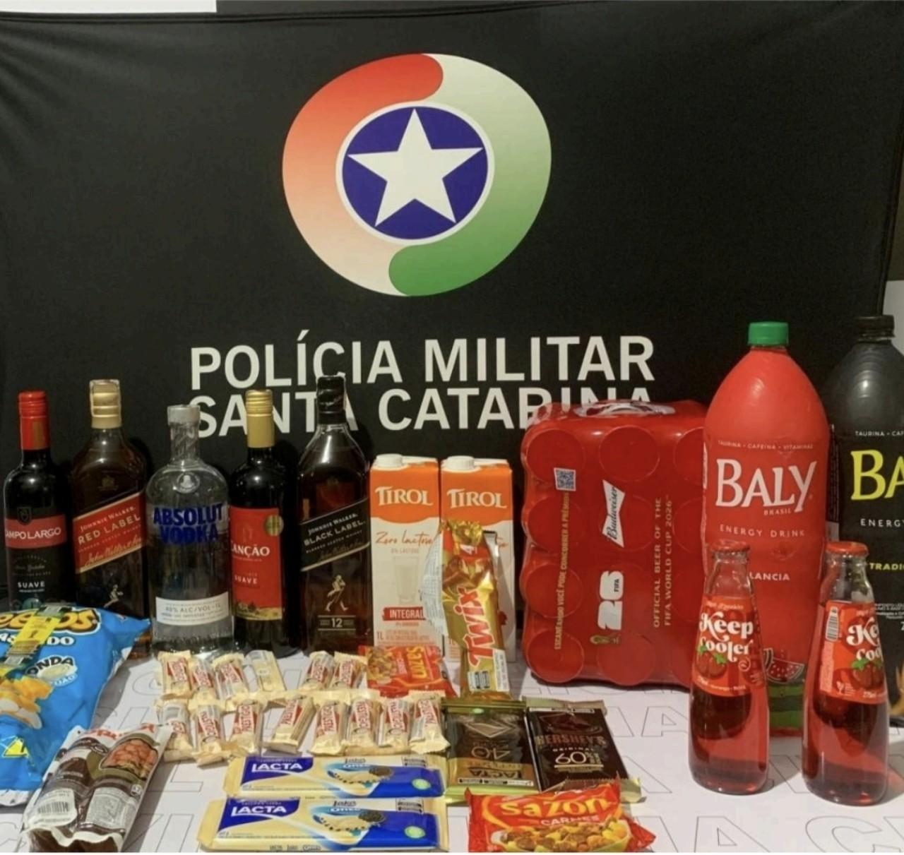 Funcionários de supermercado são presos após esquema de furto terminar em ameaça em Mafra