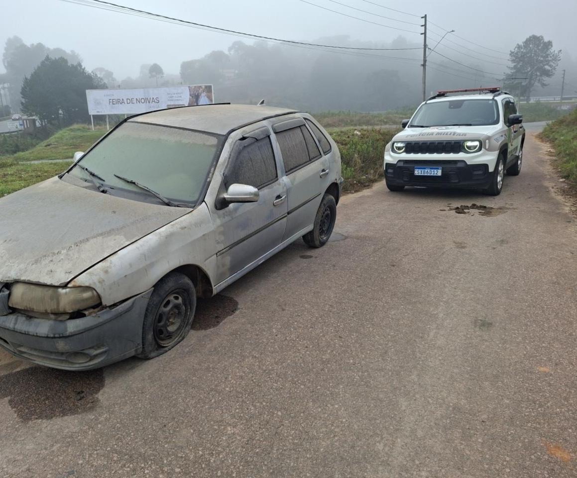 Polícia Militar recupera carro furtado no bairro Lençol, em São Bento do Sul