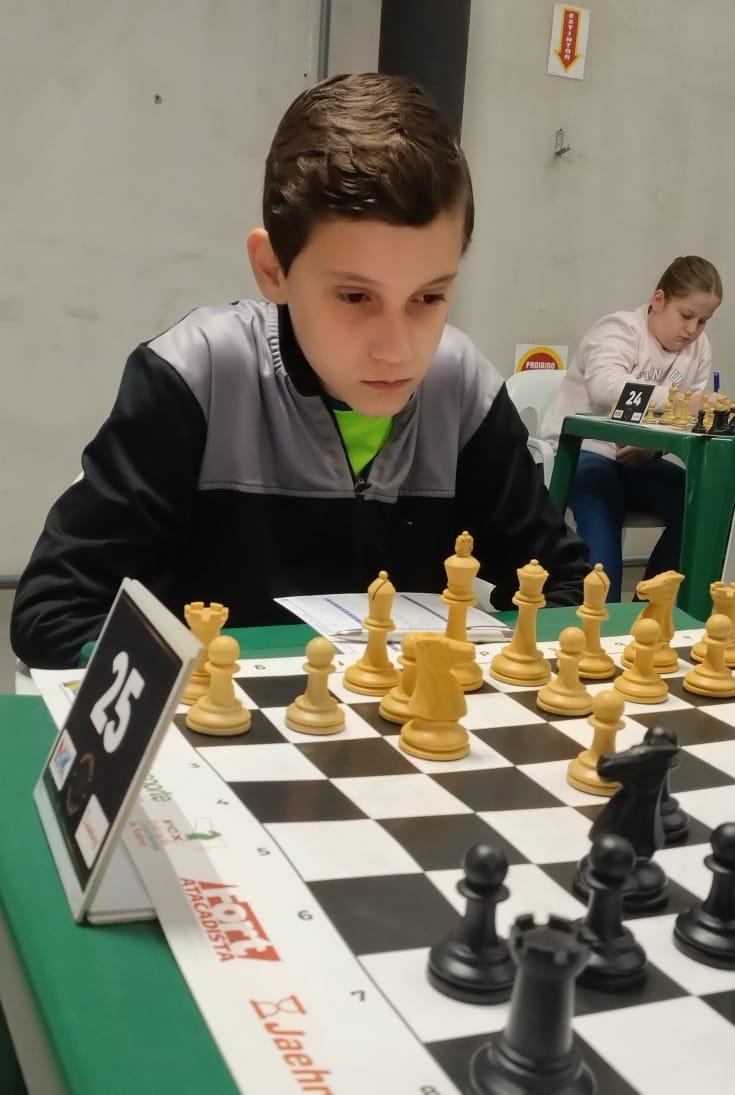 Xadrez de São Bento do Sul inicia julho com conquista de 12 medalhas e troféu de prata