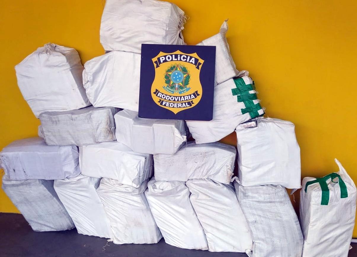 PRF apreende quase meia tonelada de cocaína na BR-101 em Joinville