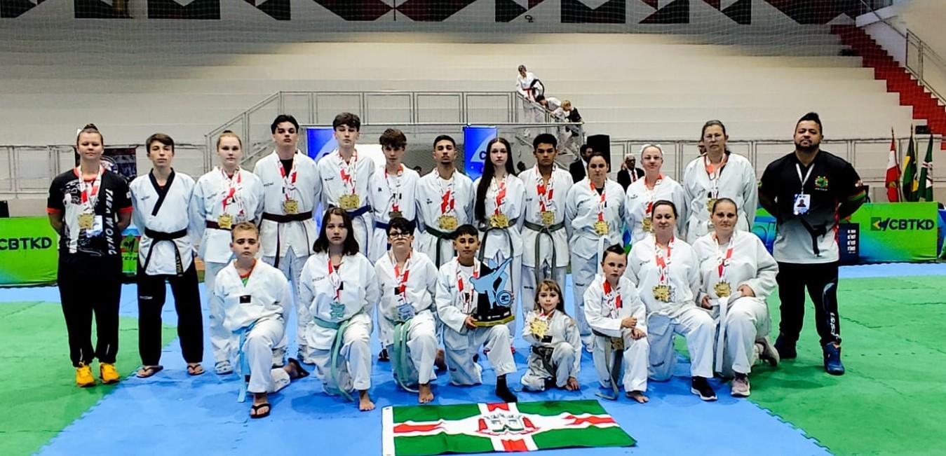 Taekwondo de São Bento do Sul conquista vice-campeonato estadual 
