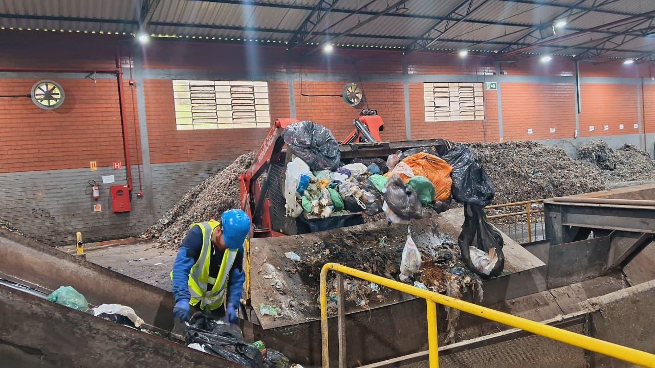 Usina de Processamento de Resíduos do SAMAE de São Bento do Sul recebe comitiva de Mato Grosso e da Bolívia