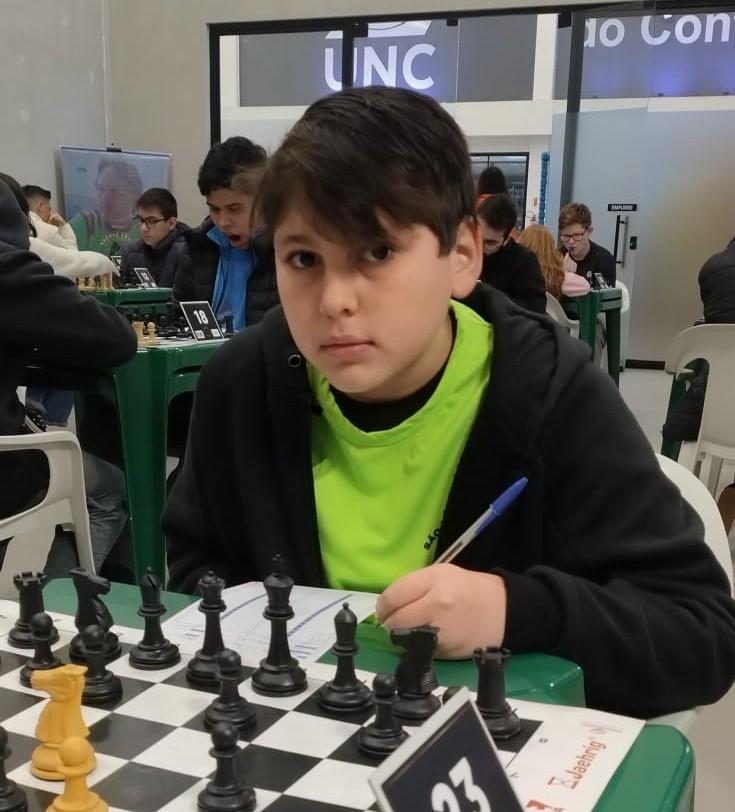 Xadrez de São Bento do Sul inicia julho com conquista de 12 medalhas e troféu de prata