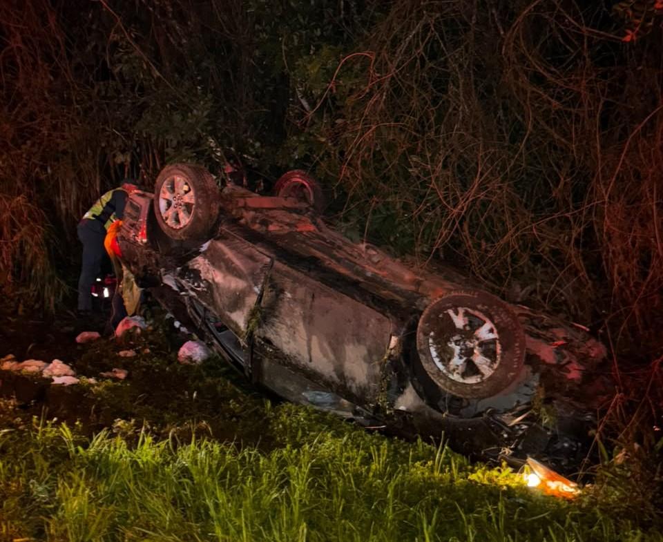 Acidente na BR-280 deixa uma pessoa morta e outras três feridas em Mafra