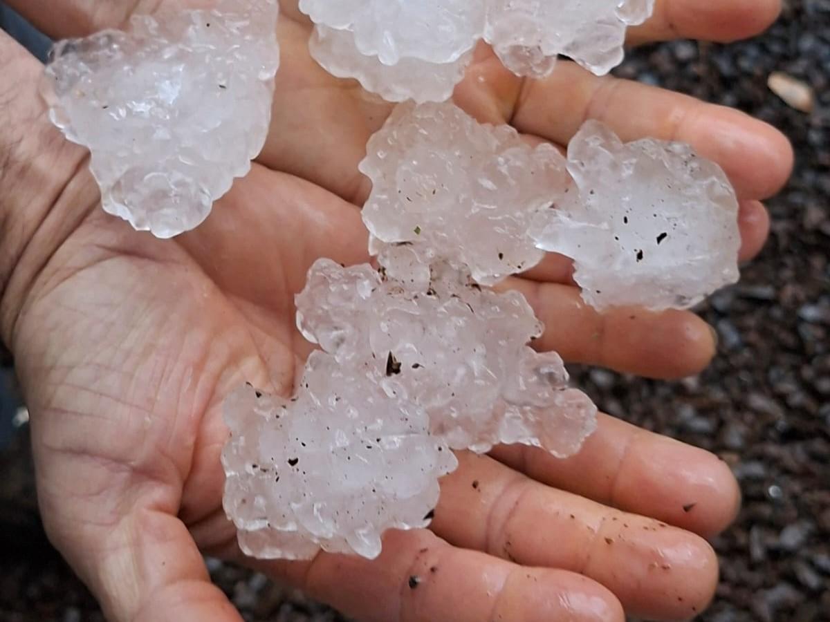 Chuva intensa com granizo causa danos em 23 municípios de Santa Catarina