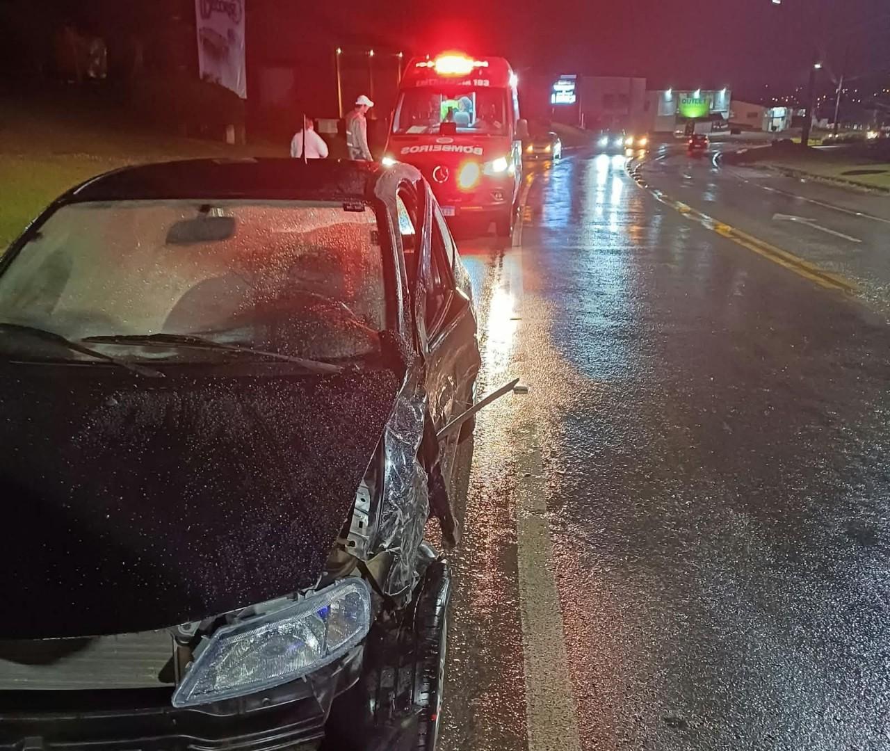 Colisão entre dois carros deixa motorista ferido na SC-418, em São Bento do Sul