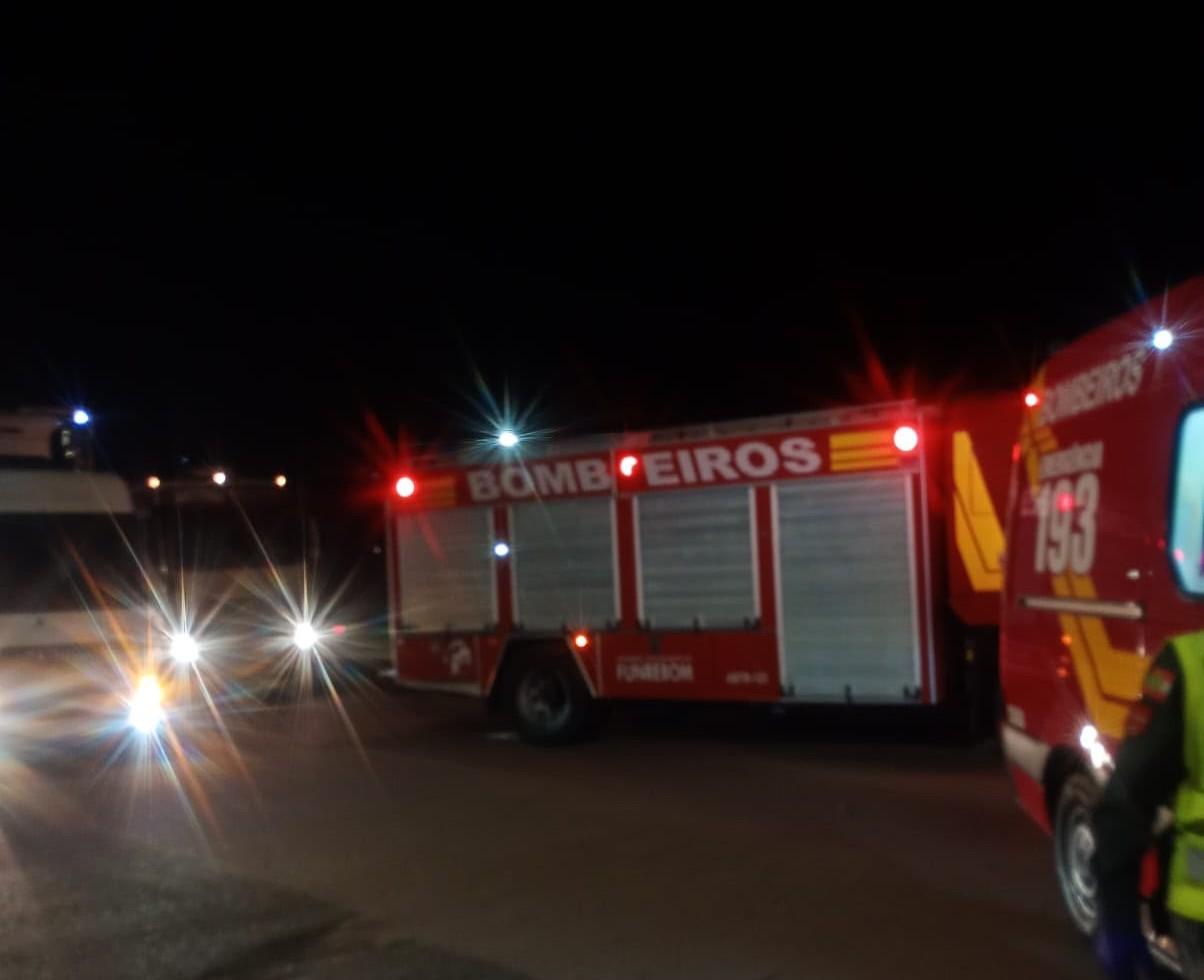 Colisão frontal entre carro e motocicleta deixa dois feridos na BR-280, em Rio Negrinho