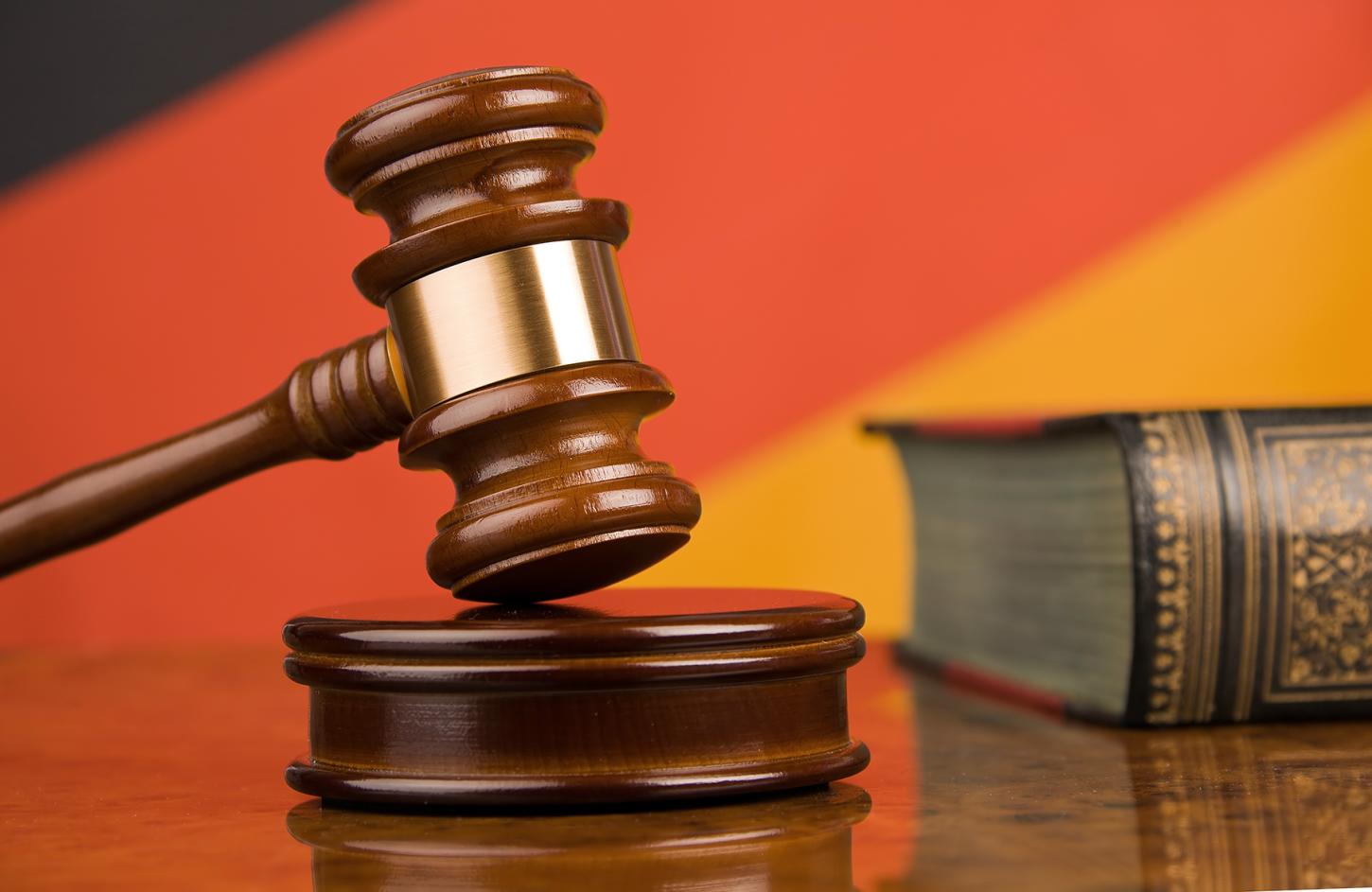 Homem que beijou criança de 11 anos à força agora terá de indenizar vítima e familiar em SC 