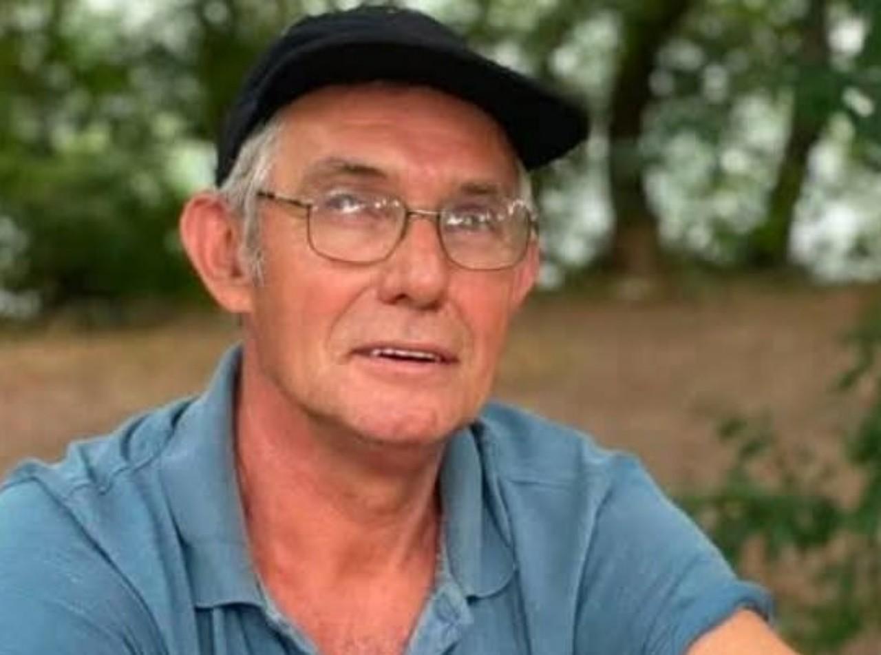 Idoso de 70 anos morre após cair em tacho de banha quente em SC