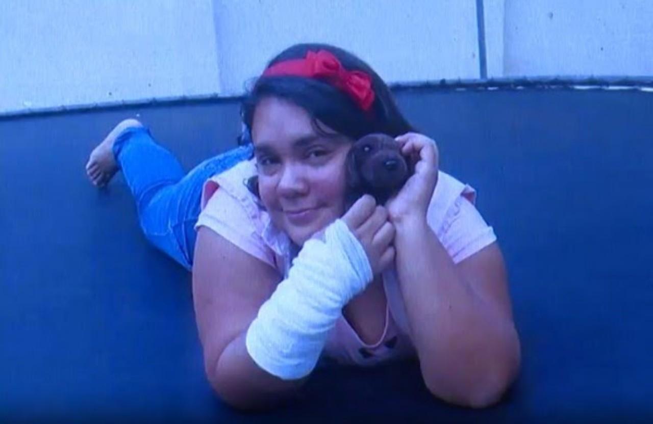 Justiça condena mulher que se passava por adolescente para enganar casal em Joinville