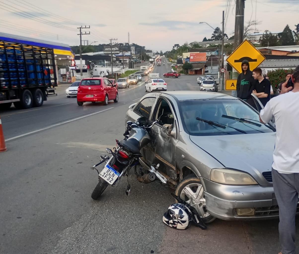 Motociclista fica gravemente ferido após colisão na BR-280, em Rio Negrinho