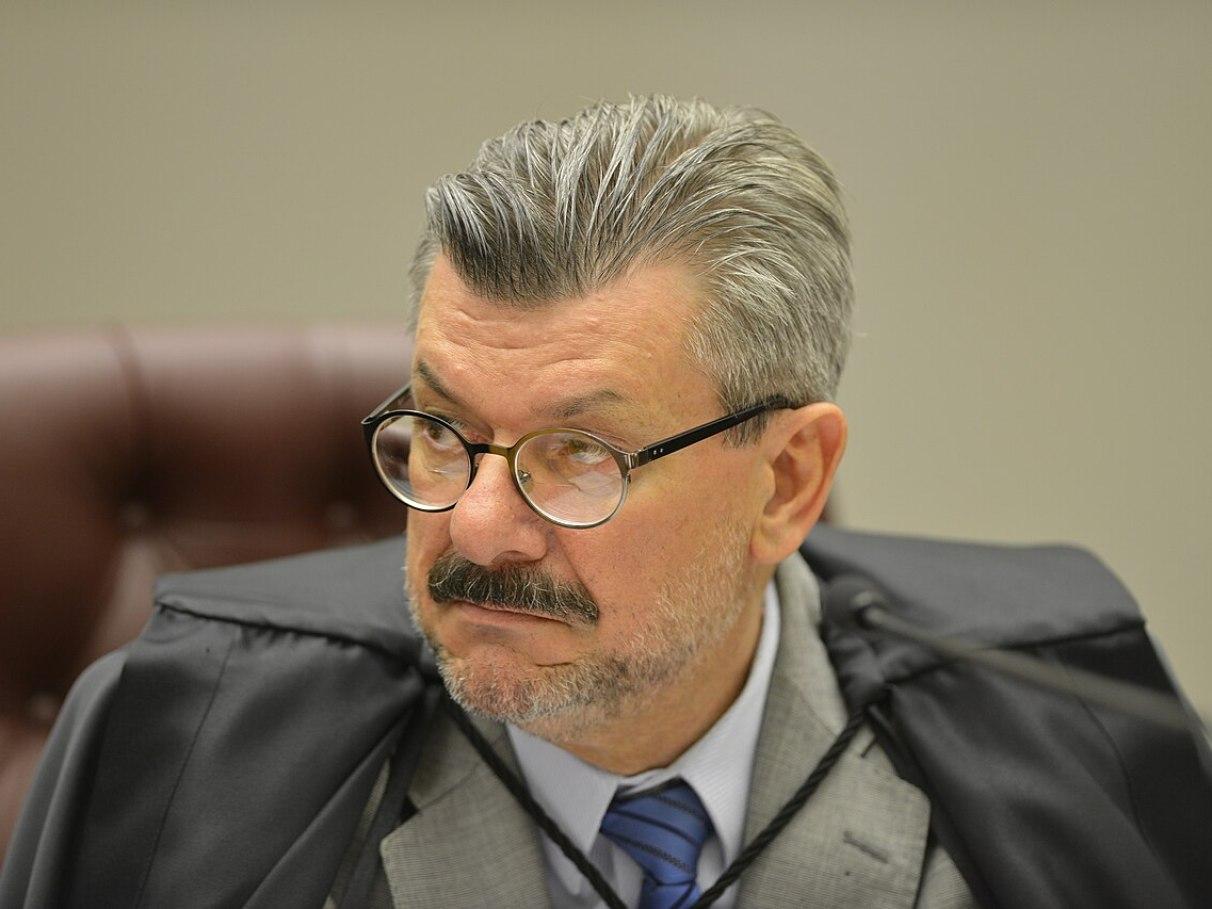 STJ condena ministro Marco Buzzi a perda de cargo por crimes sexuais 
