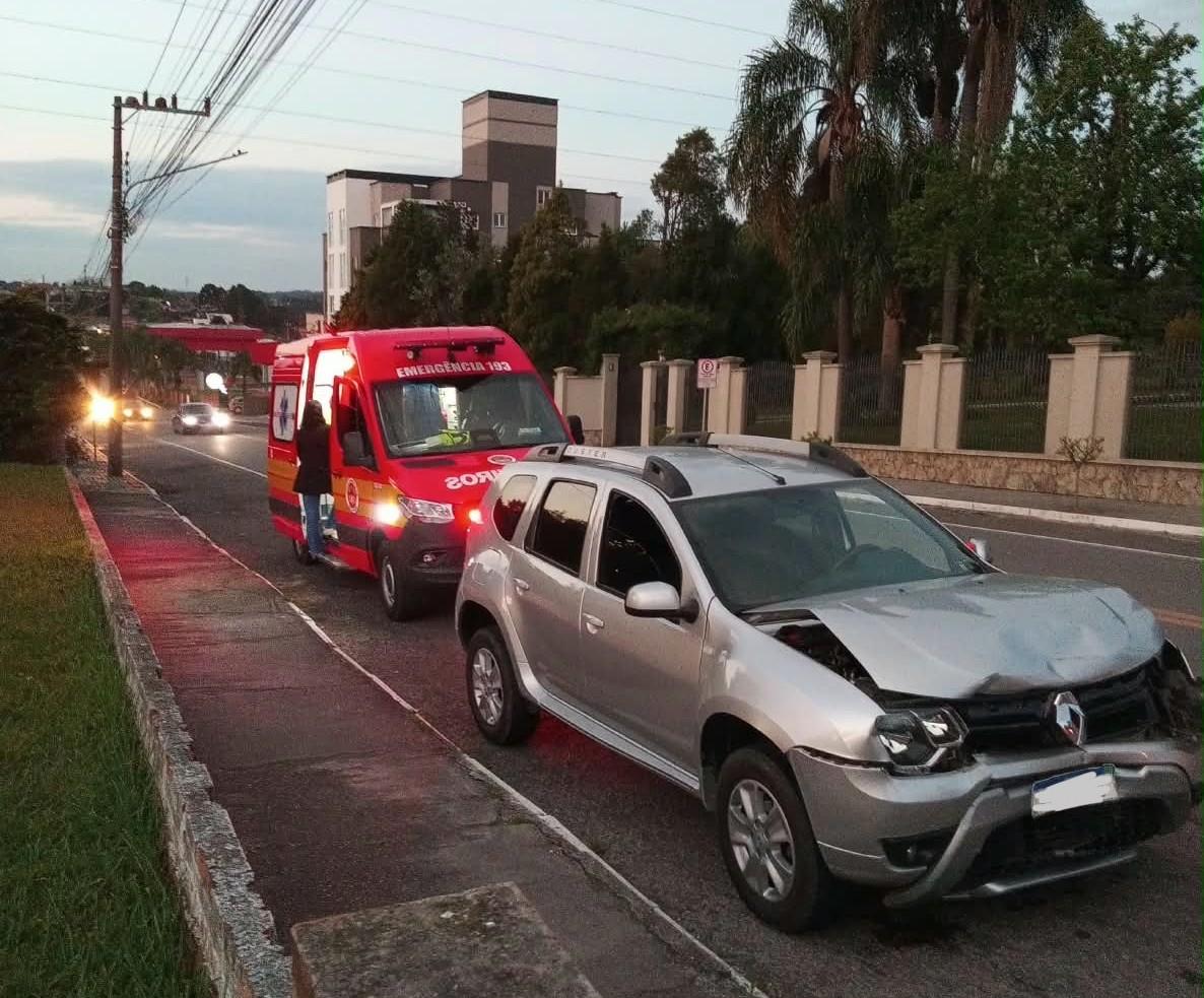Colisão entre dois carros deixa homem ferido no bairro Colonial, em São Bento do Sul
