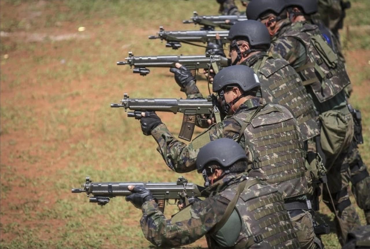 Corte recebe denúncia contra dez acusados de homofobia contra militar da Aeronáutica