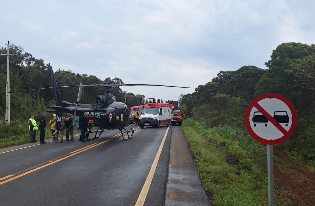 Dois caminhoneiros ficam gravemente feridos em colisão entre caminhões na SC-350, em Caçador