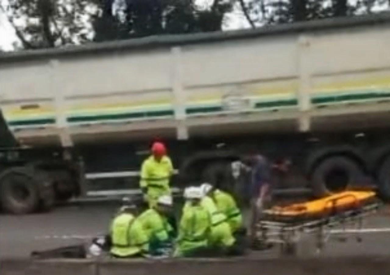 Motociclista de 57 anos morre após colisão com caminhão na BR-101, em Joinville