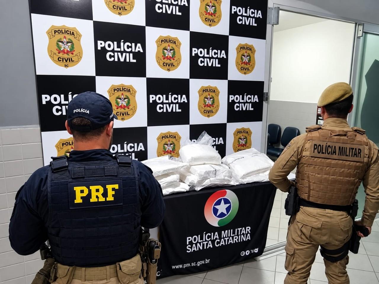 PM apreende 53 quilos de cocaína durante operação conjunta com a PRF em Papanduva