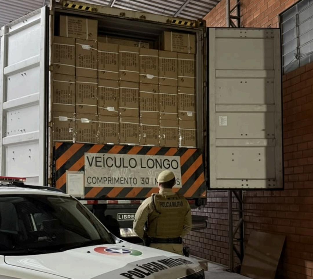 PM, PRF e DEIC localizam carga roubada em oficina em Rio Negrinho