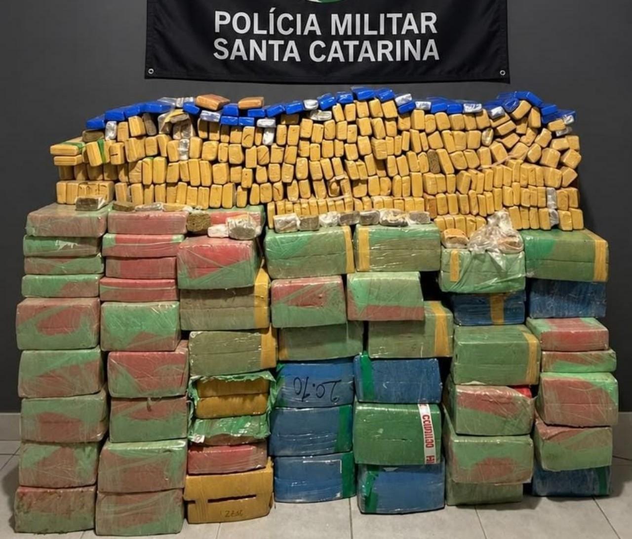 Polícia apreende mais de 1,4 tonelada de maconha em duas operações em SC