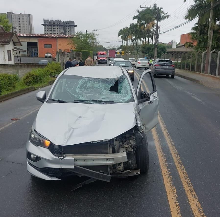 Atropelamento deixa homem morto em Blumenau