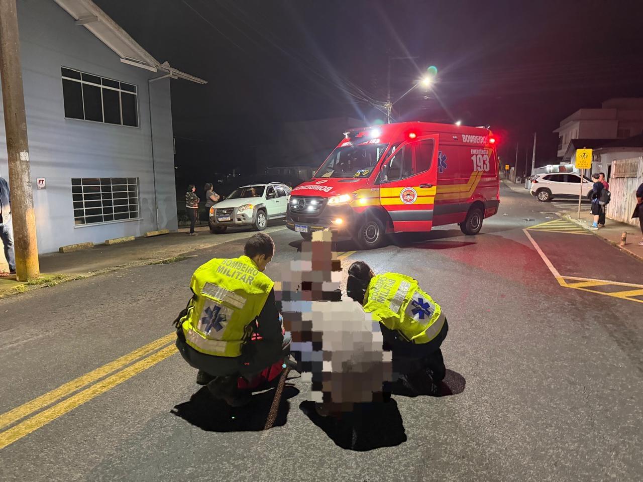 Colisão entre carro e moto deixa dois jovens feridos em São Bento do Sul