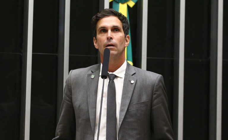 Comissão aprova proibição de desligamento de jovens atletas durante o ano escolar