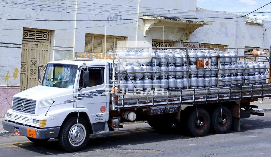 Estados aprovam aumento do ICMS sobre gasolina, diesel e gás de cozinha