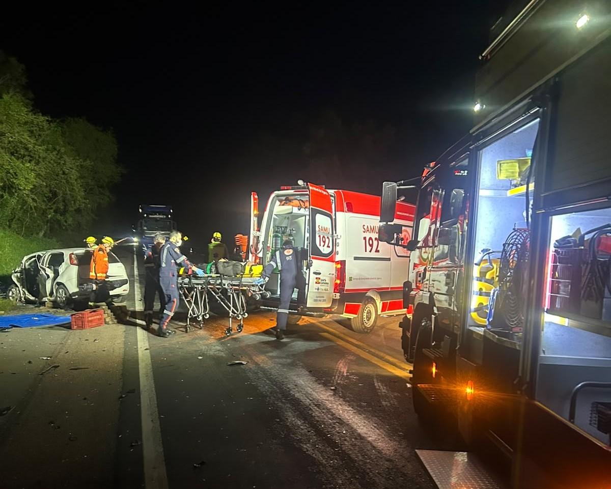 Grave acidente na BR-116 deixa um homem morto e três pessoas feridas em Mafra