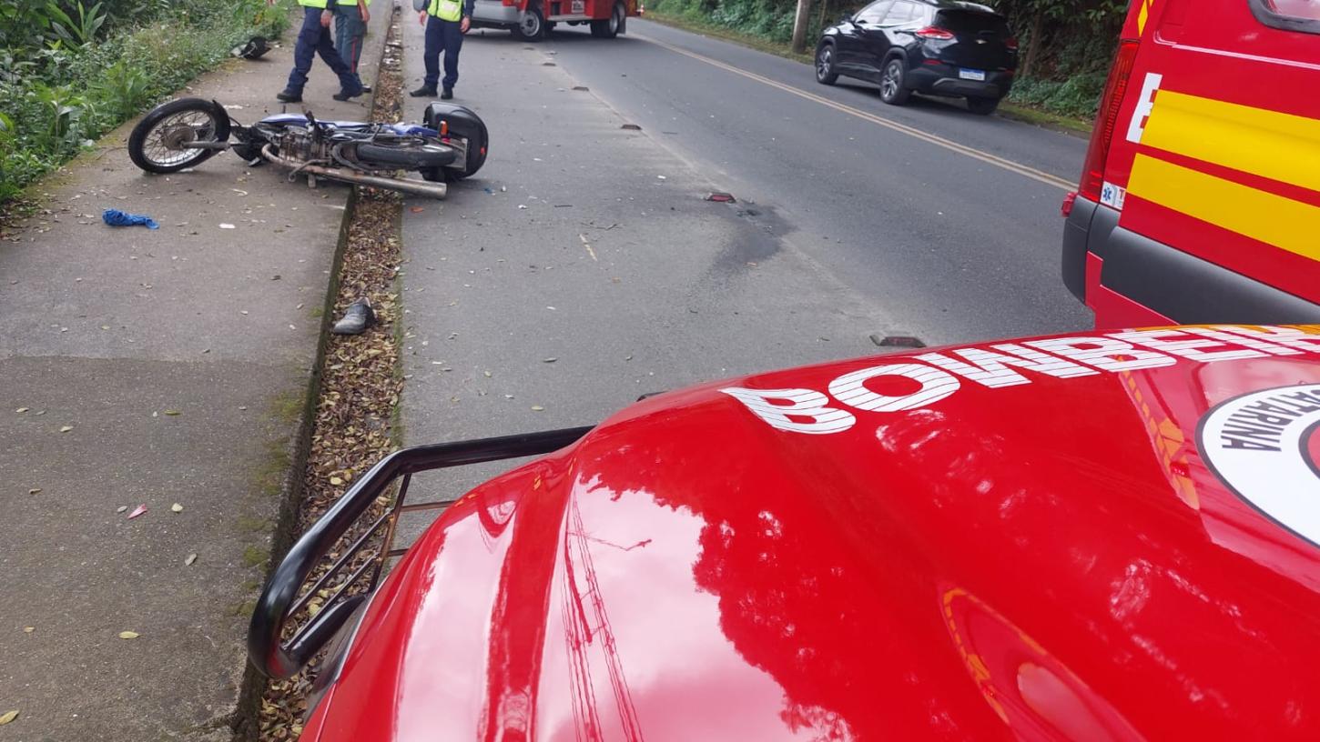 Motociclista de 63 anos morre após colisão com carro em Blumenau