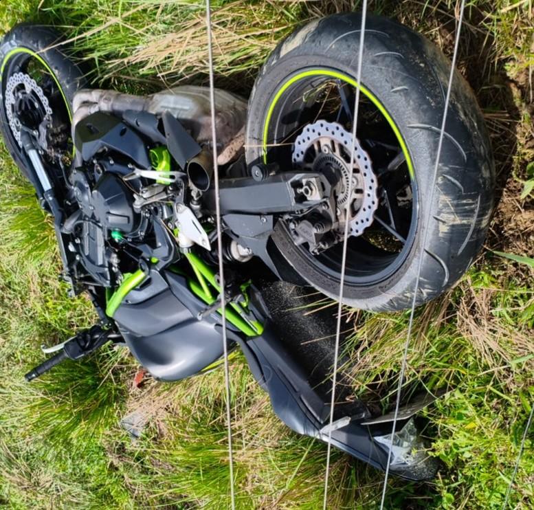 Motociclista e pedestre morrem em grave acidente em Penha