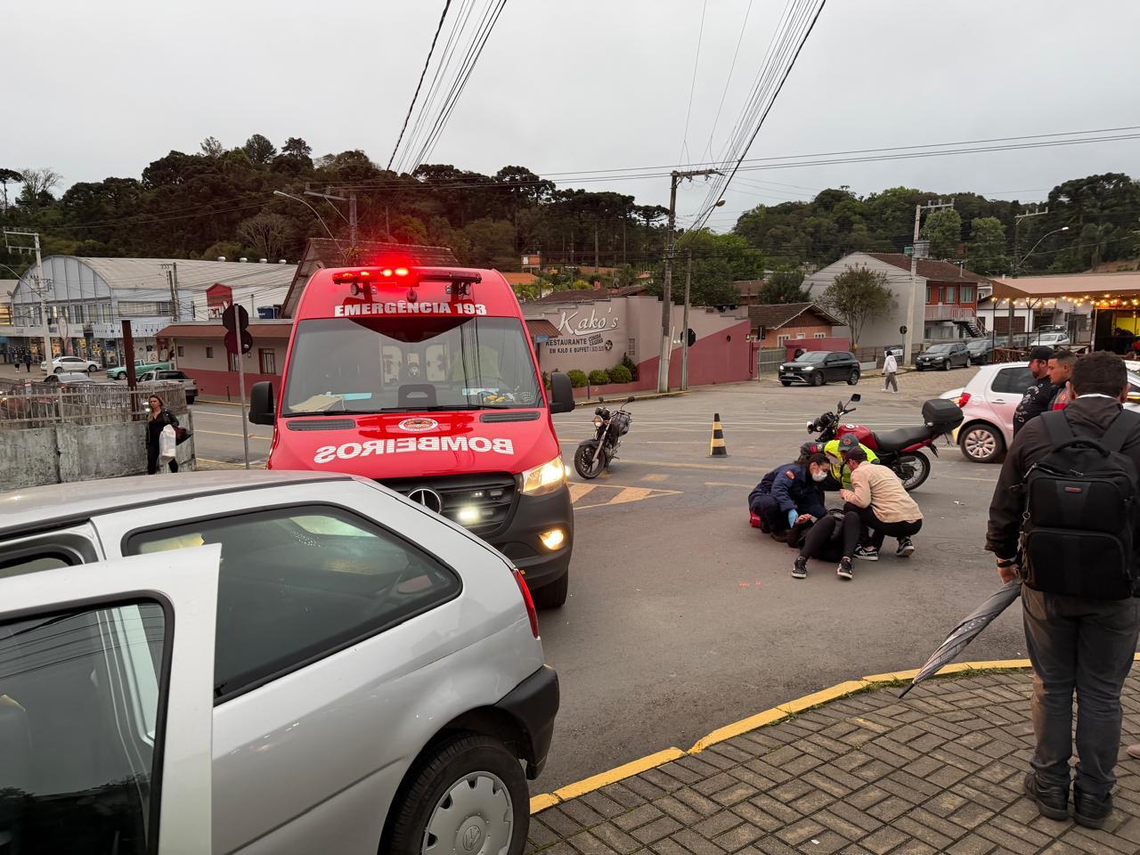 Motociclista fica ferida após Acidente no Centro de São Bento do Sul