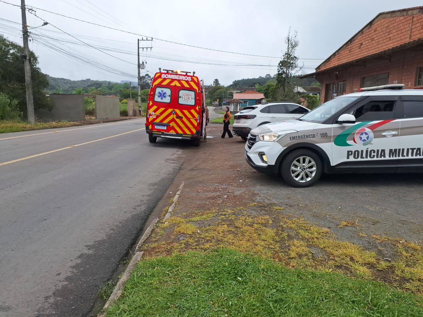 Motociclista fica ferido após colisão com carro em São Bento do Sul