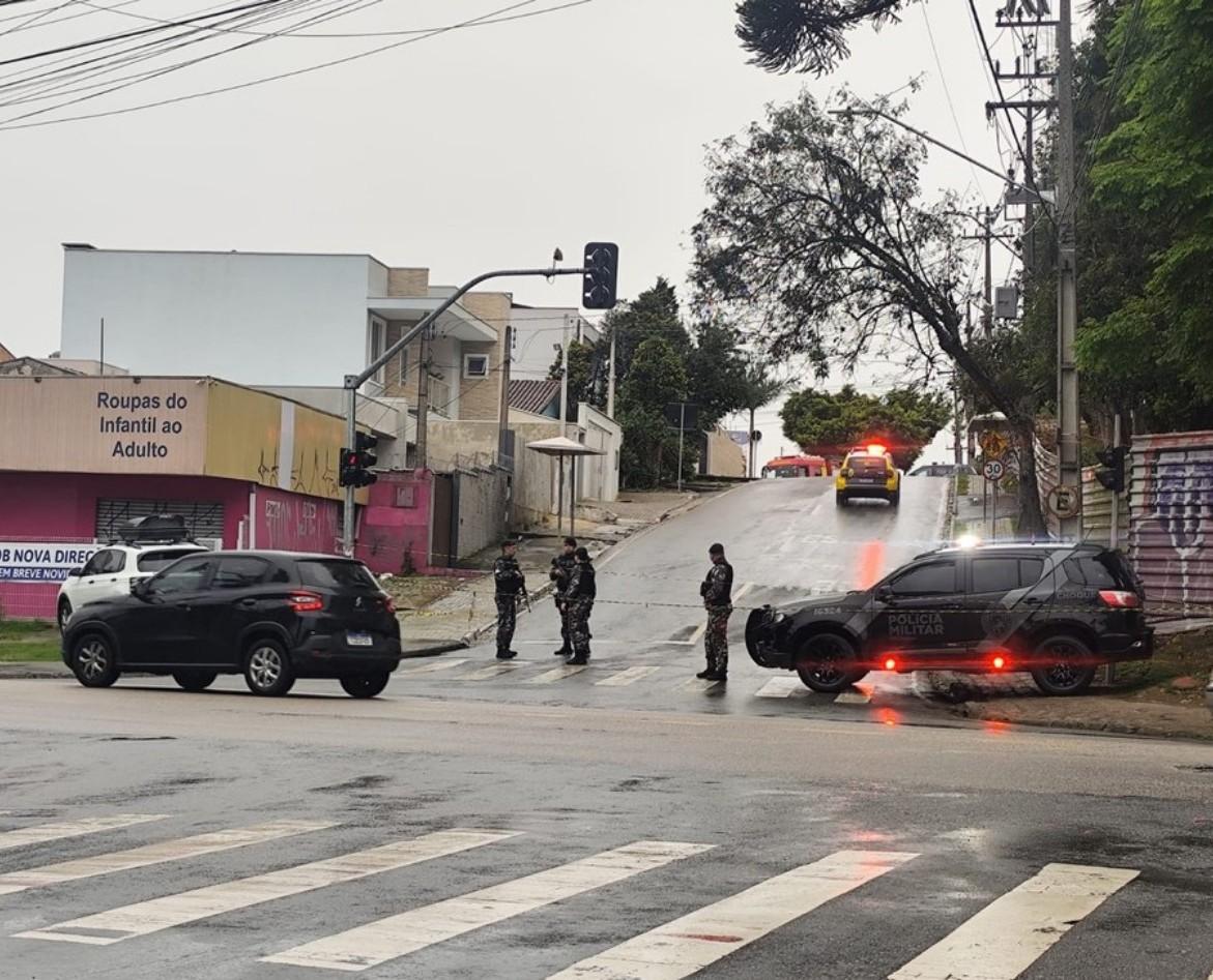 URGENTE: Polícia invade CMEI, suspeito morre e 13 crianças são salvas em Curitiba