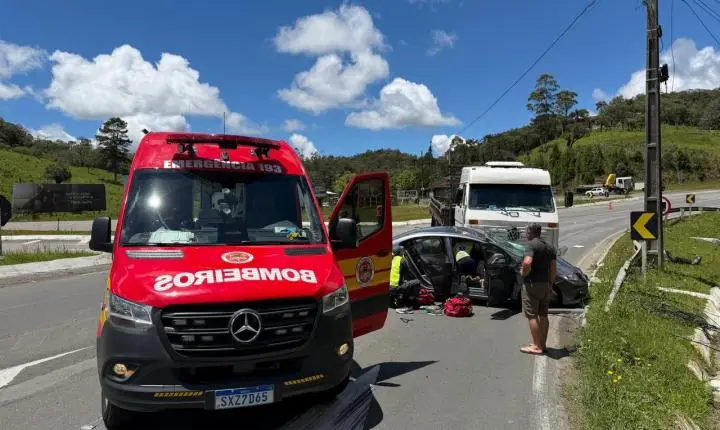 Acidente deixa motorista gravemente ferido na BR-280, em São Bento do Sul