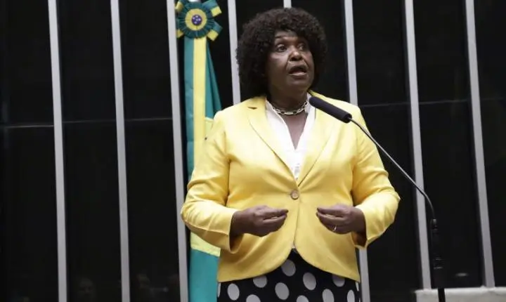 Câmara aprova acordo pela igualdade de trabalhadores homens e mulheres com responsabilidade familiar