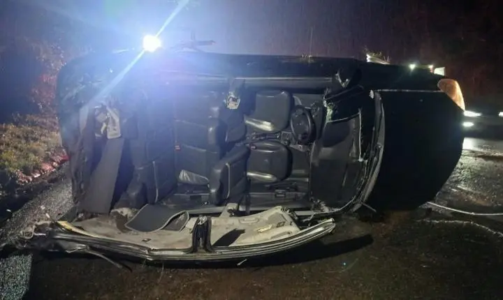 Capotamento na BR-470 deixa cinco pessoas feridas em Trombudo Central