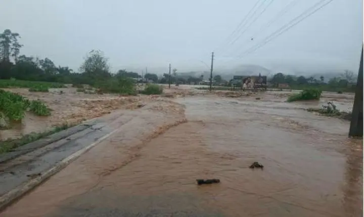 Chuvas intensas afetam 60 municípios em Santa Catarina