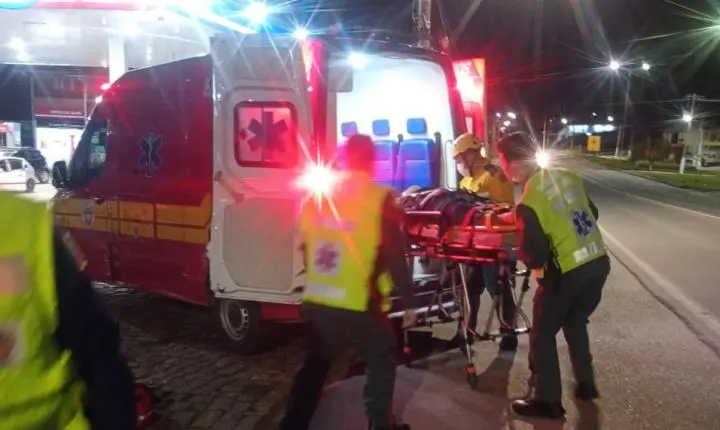 Colisão entre carro e moto deixa uma pessoa ferida na BR-280 em Rio Negrinho 