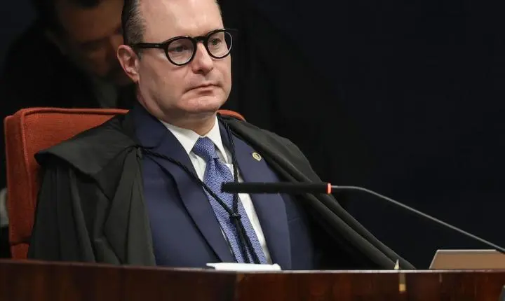 Dallagnol divulga sigilo fiscal de Zanin, que pede responsabilização