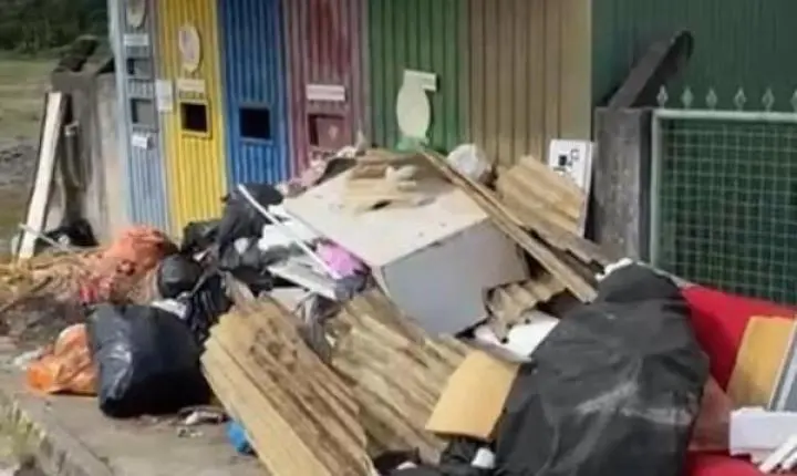 Descarte irregular de resíduos compromete a limpeza urbana em São Bento do Sul 