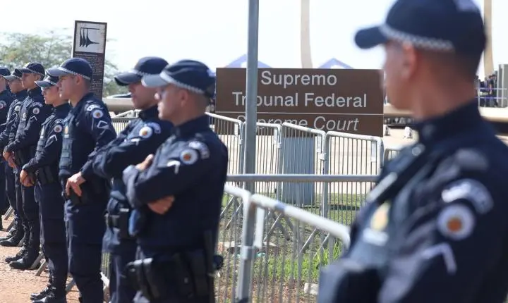 Dino cita descumprimento de normas e sugere julgamento conjunto dia 23