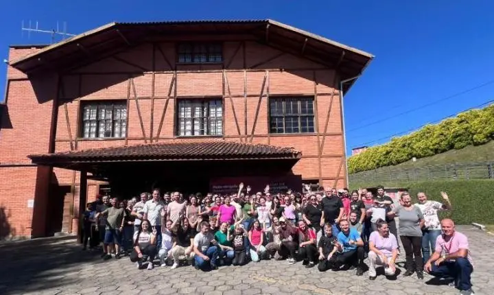 Familiares de colaboradores conhecem a Condor 