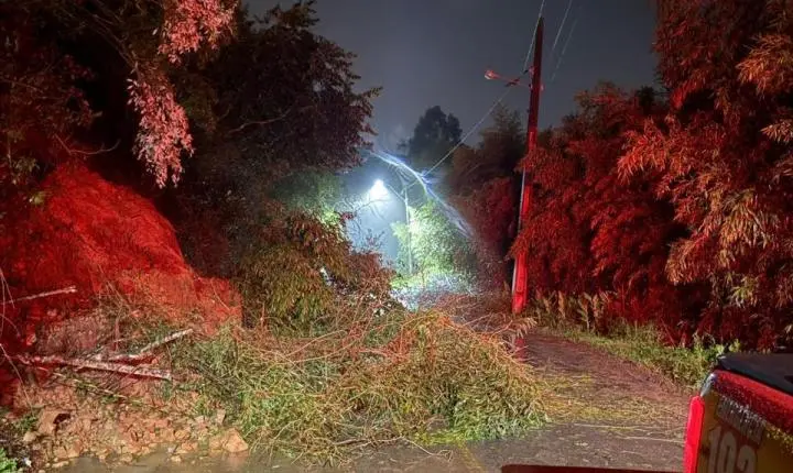 Granizo provoca estragos em residências em Rio Negrinho 