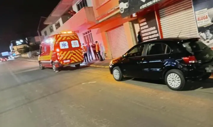 Homem de 61 anos é encontrado morto dentro de carro no Centro de Mafra
