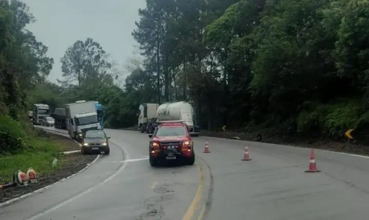 Homem morre e dois adolescentes ficam feridos em grave acidente na BR-282, em Santo Amaro da Imperatriz