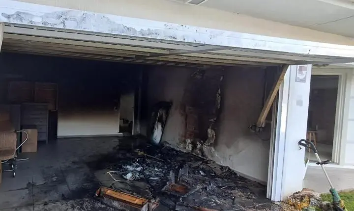 Incêndio atinge garagem de sobrado no bairro Colonial, em São Bento do Sul