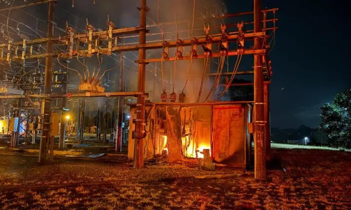 ​Incêndio na Subestação da Celesc Deixa 54 Mil Unidades Sem Energia na região de São Bento do Sul 